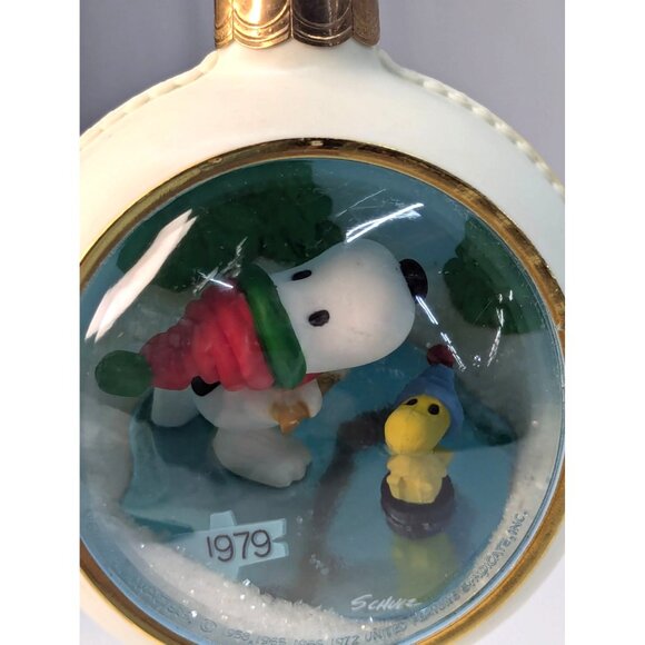 Vintage Hallmark 1979 Snoopy & Woodstock Ice Hockey Diorama Ornament - Picture 3 of 8